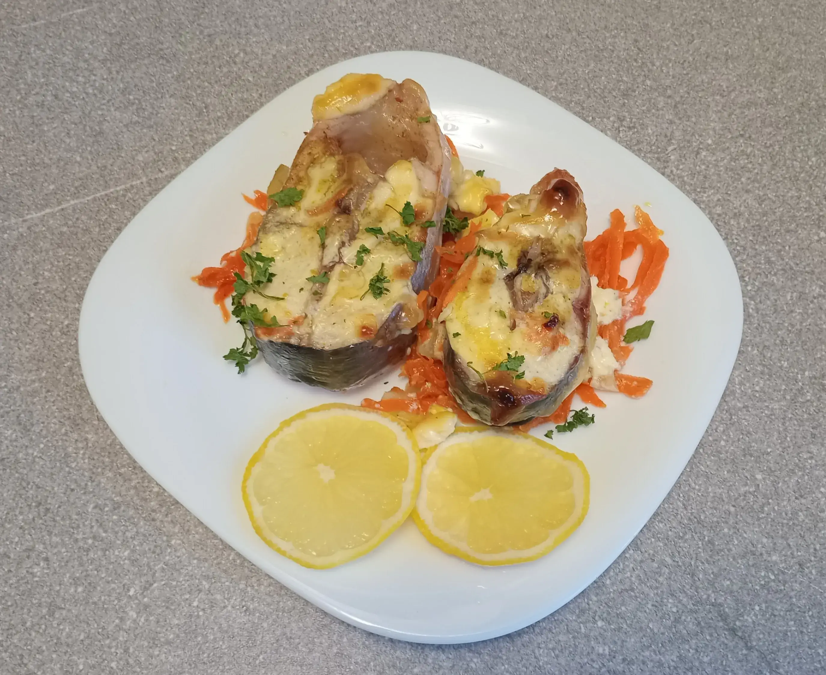 Треска запечённая с морковью и луком: шаг 6