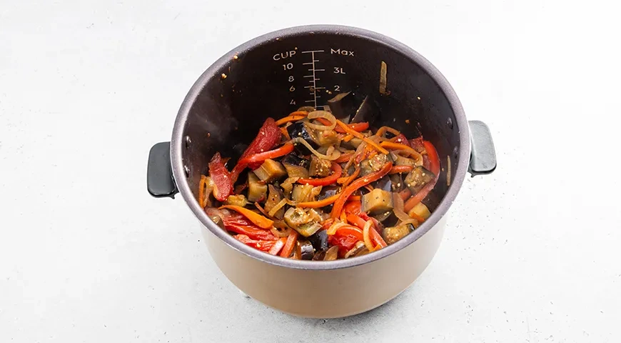 Тушенные баклажаны в мультиварке: шаг 6