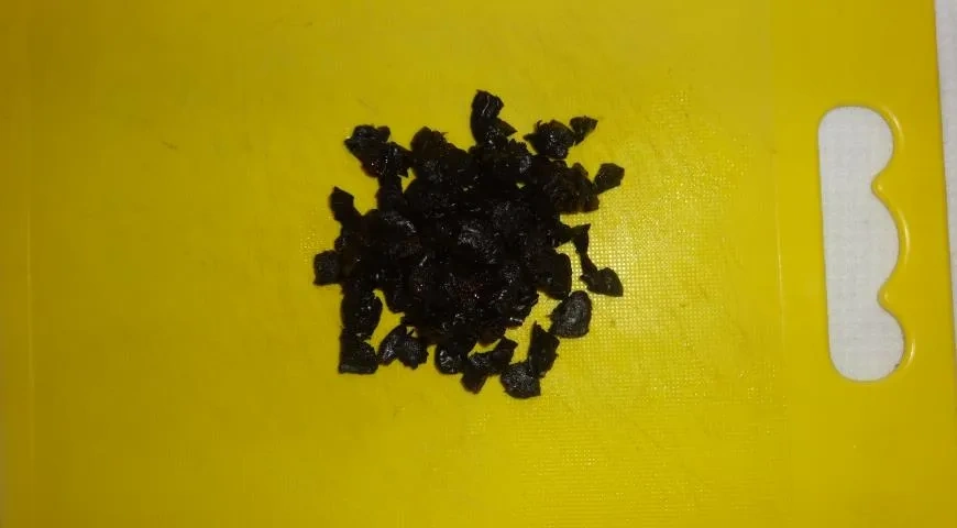 Творожная пасха с курагой и черносливом: шаг 6