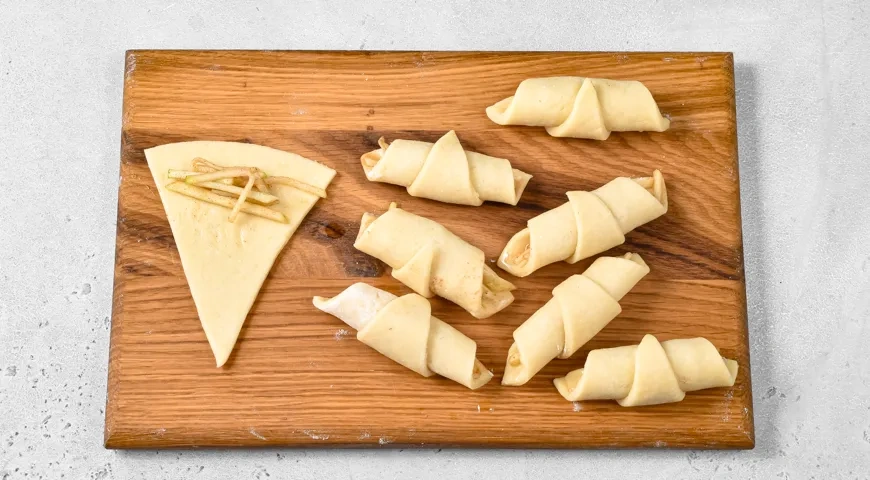 Творожные рогалики с яблоками: шаг 6