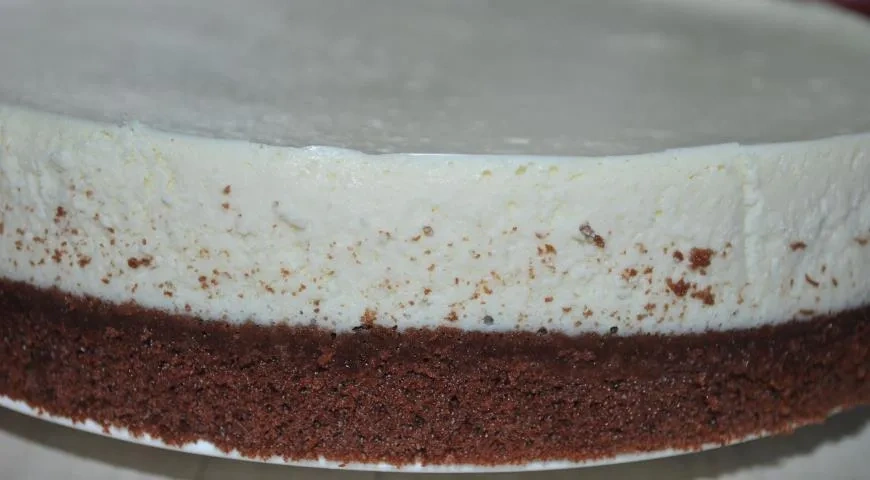 Творожно-бисквитный пирог с клубникой: шаг 6