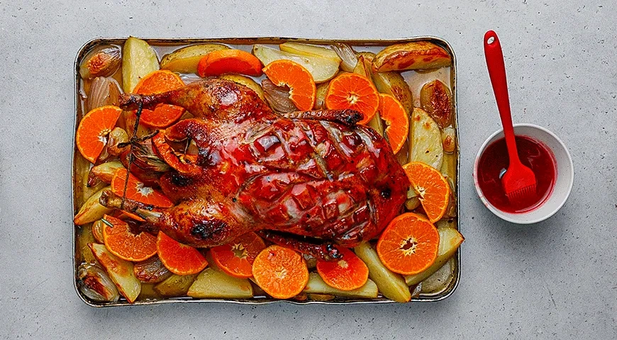 Утка целиком с картошкой в духовке: шаг 6