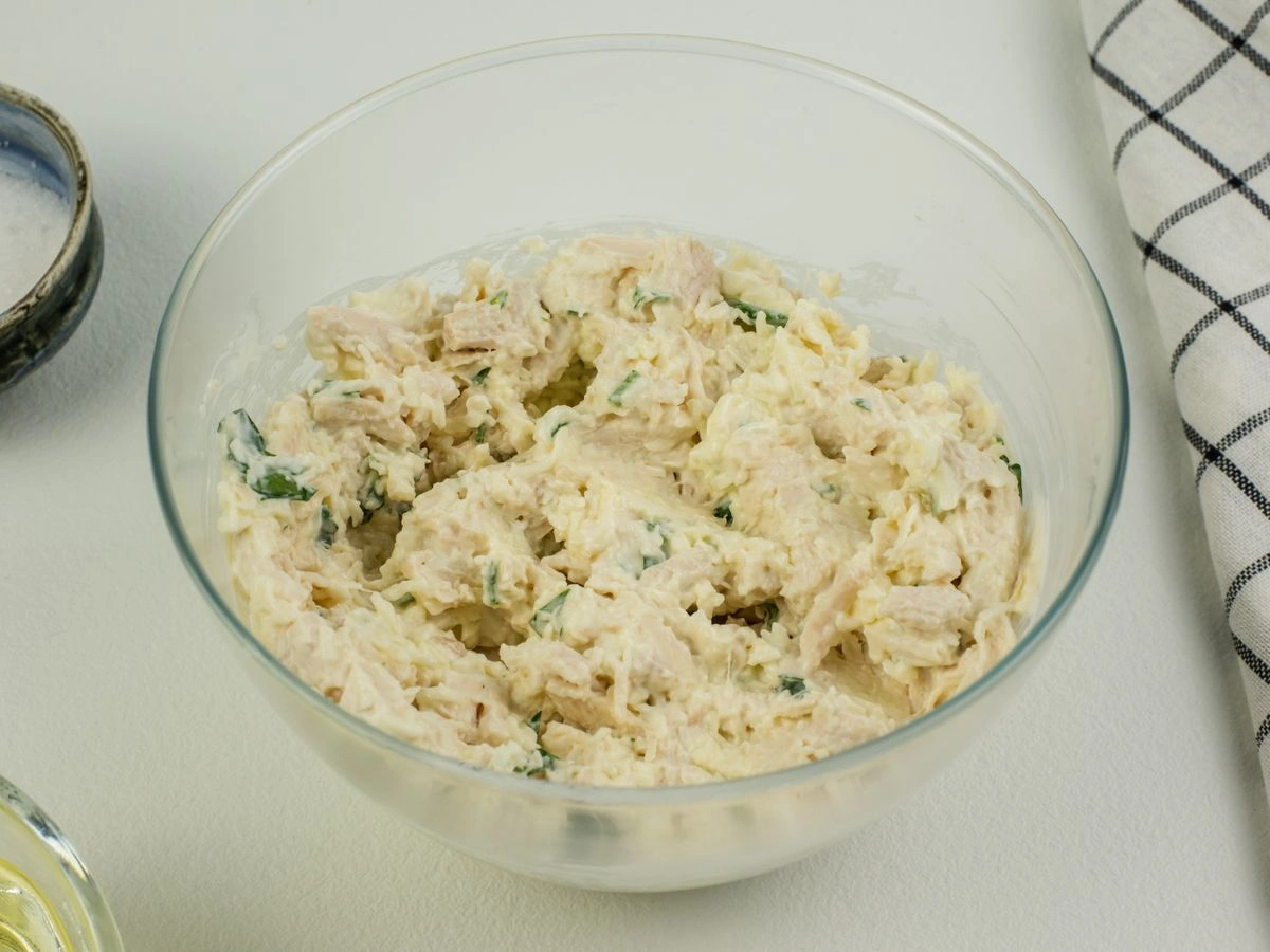 Шаг 6: Закуска из лаваша с курицей и плавленым сыром