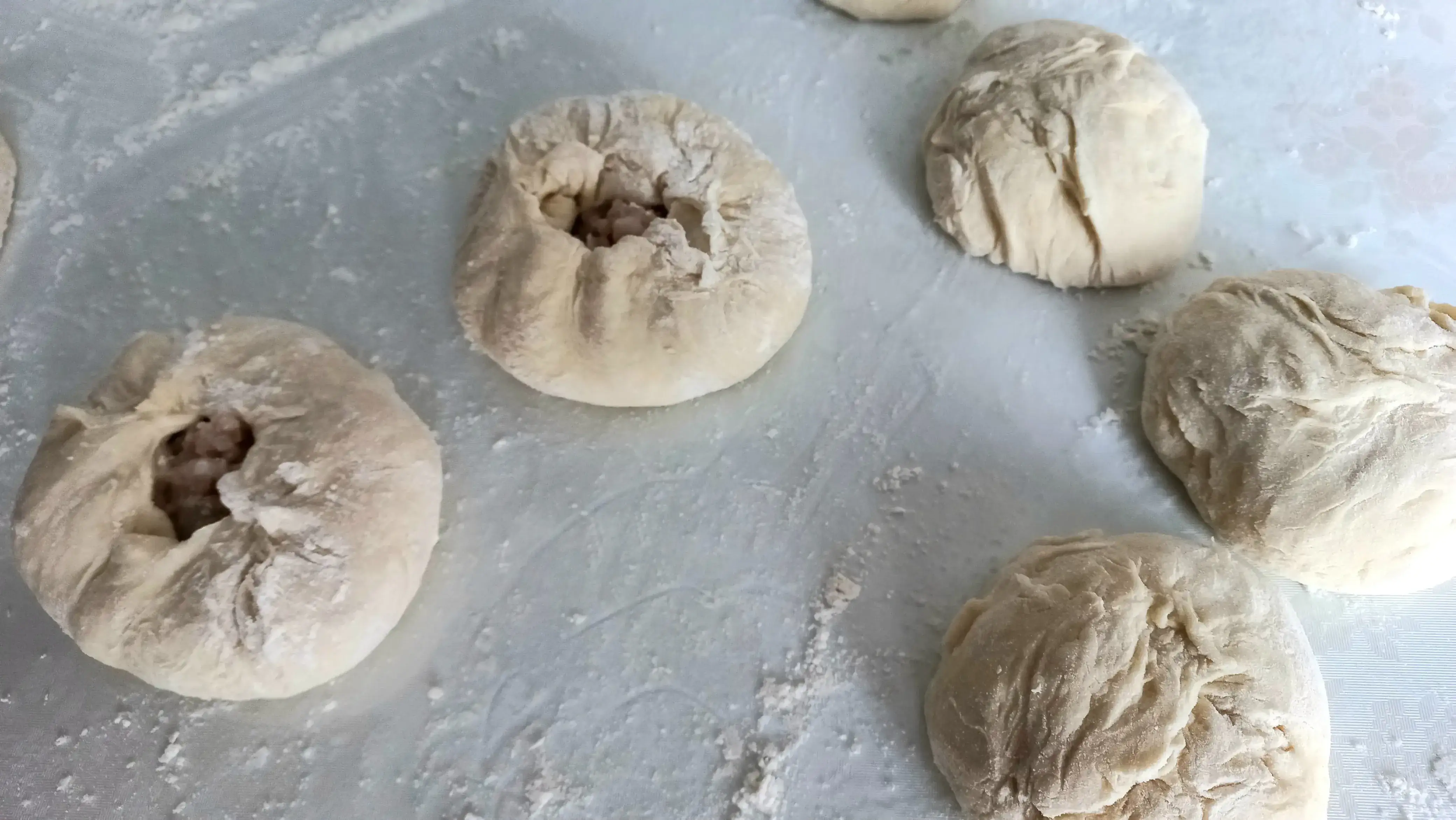 Жареные беляши на сковороде: шаг 6