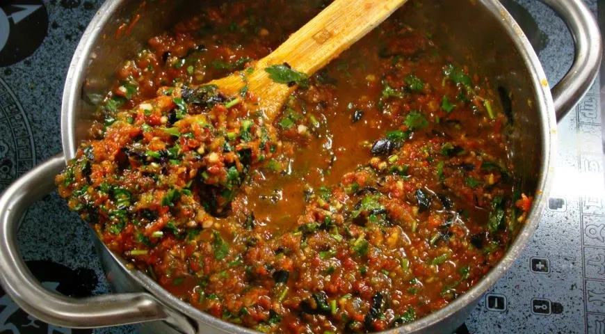 Аджика с острым перцем на зиму: шаг 7