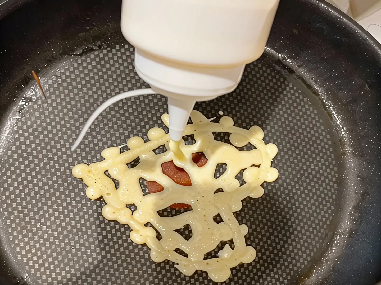 Шаг 7: Ажурные блины в форме сердца для романтического завтрака