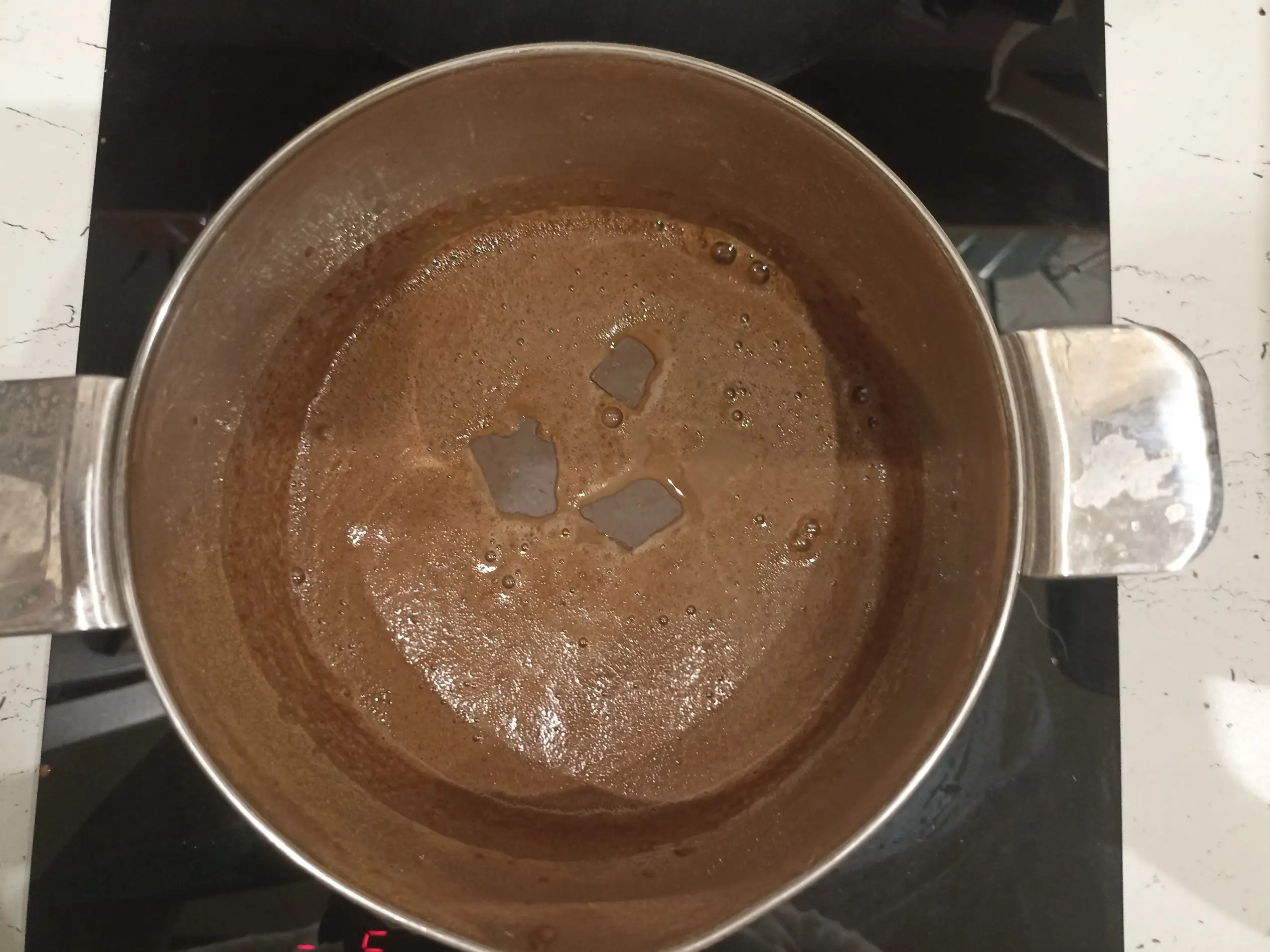 Шаг 7: Банановое какао с маршмеллоу, взбитыми сливками и шоколадом