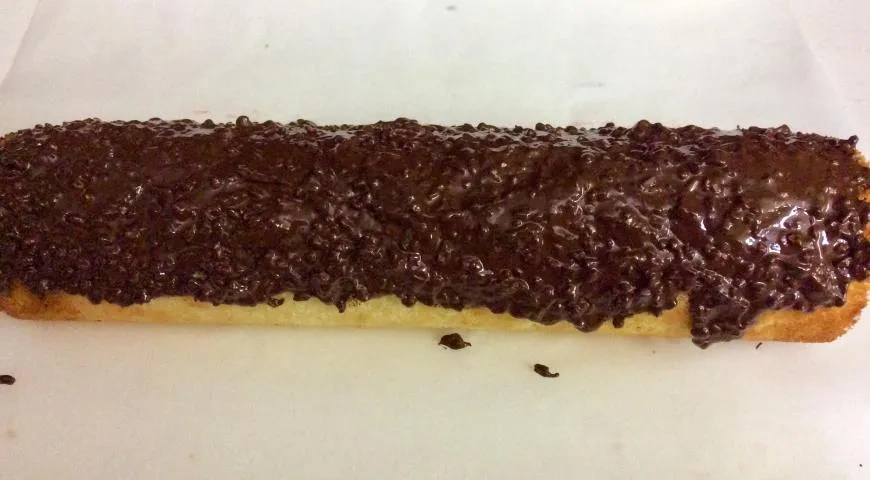 Вкусный бисквитный рулет в домашних условиях: шаг 7