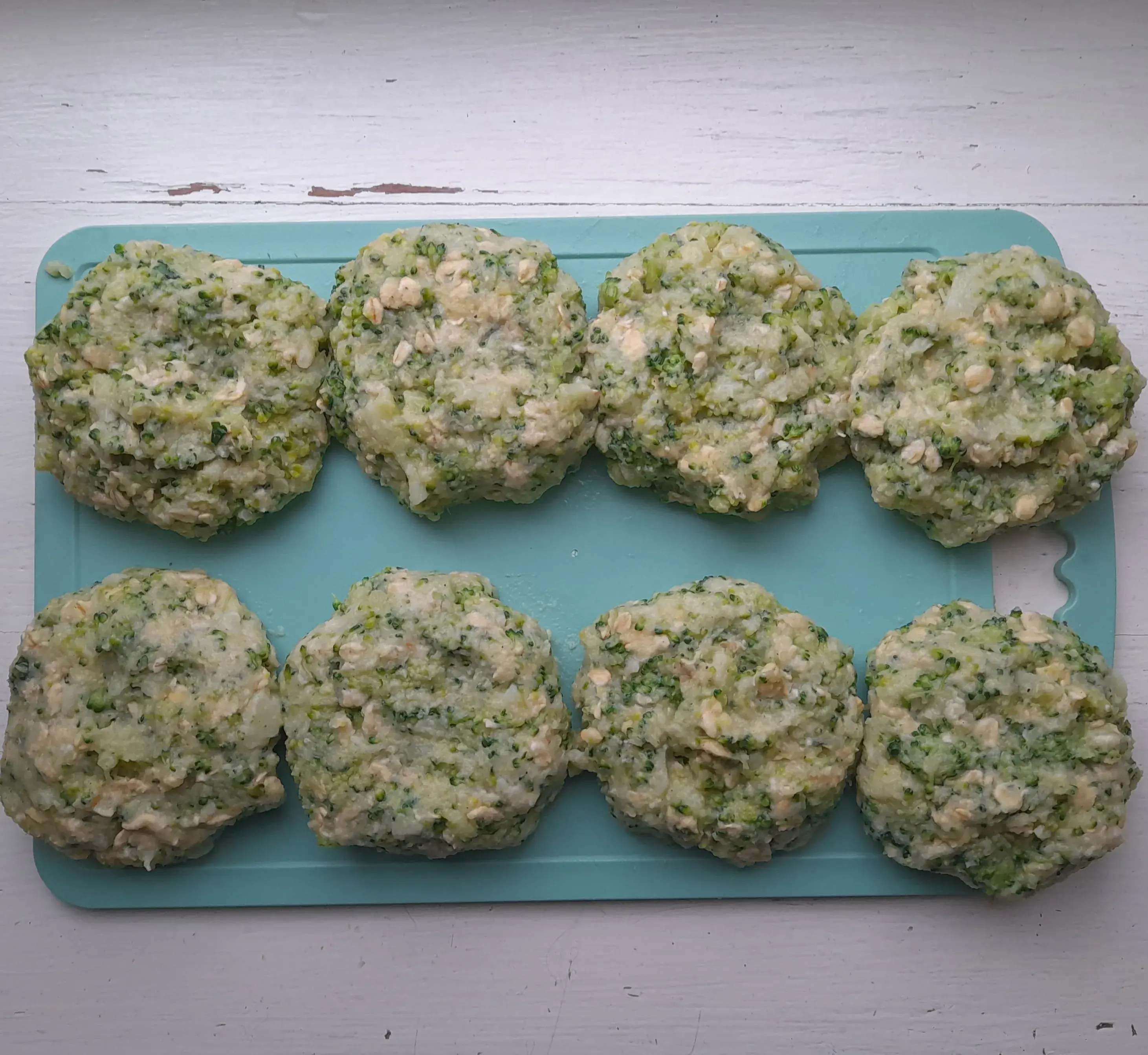 Биточки из брокколи со сметанным соусом: шаг 7