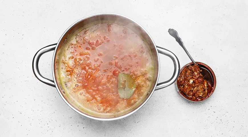 Борщ с килькой: шаг 7