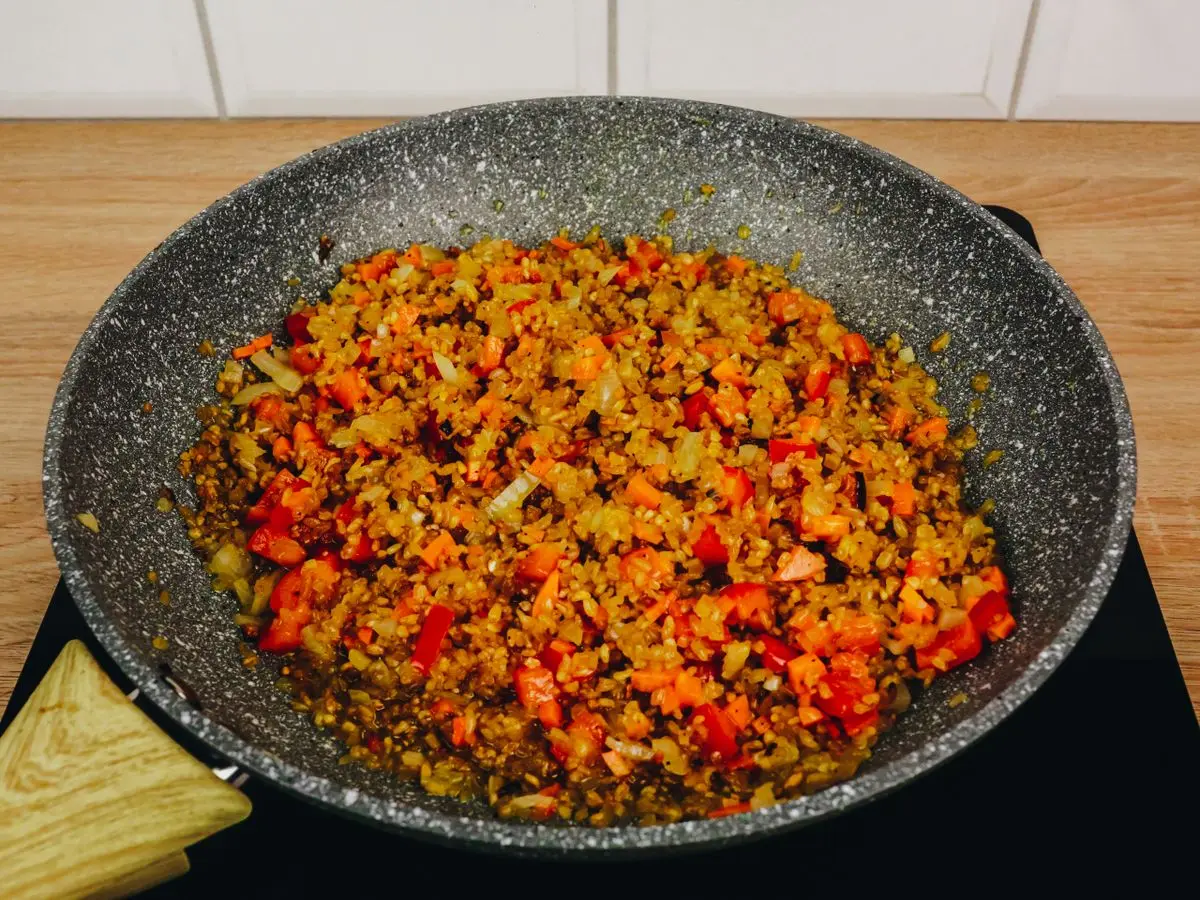 Шаг 7: Булгур с овощами и говядиной