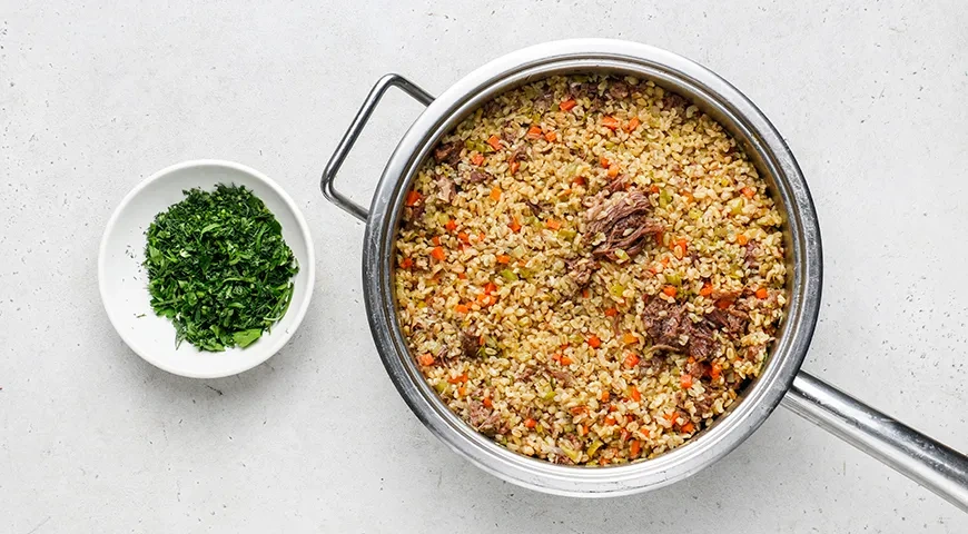 Булгур с тушенкой: шаг 7