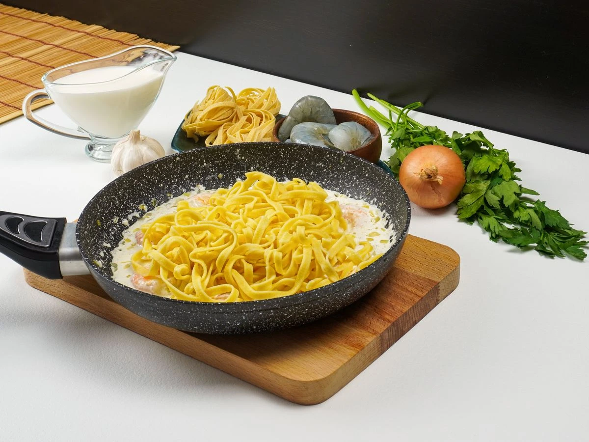 Шаг 7: Быстрая паста с креветками в сливочно-чесночном соусе