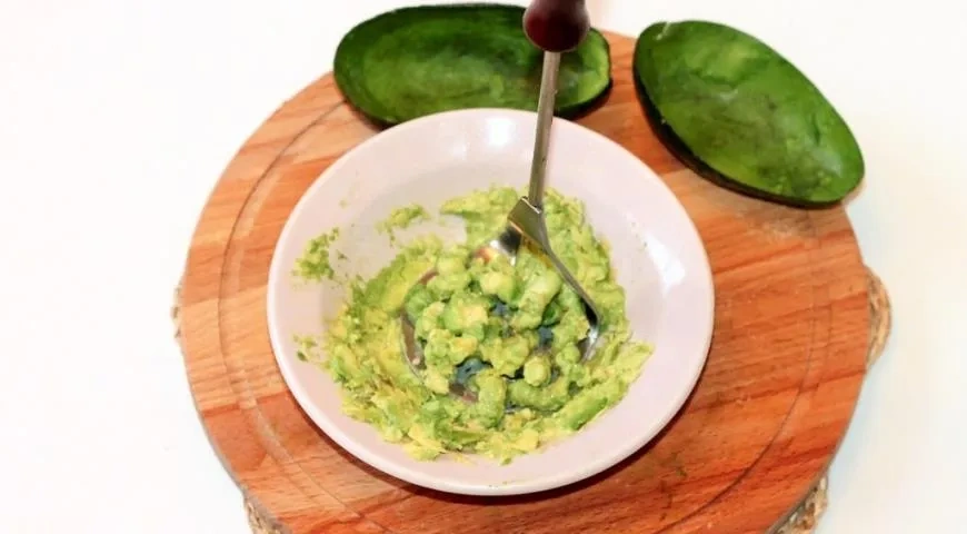 Дрожжевые блины с пикантной начинкой: шаг 7