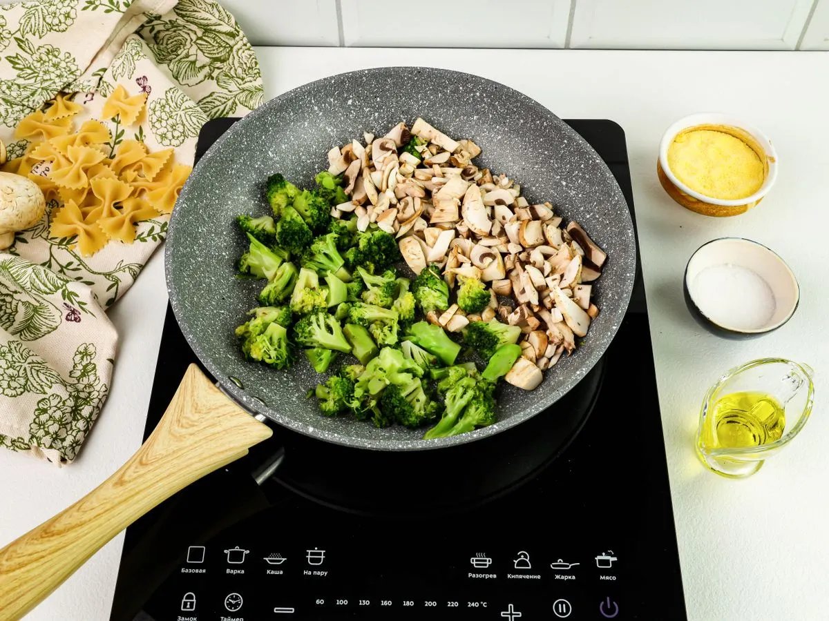 Шаг 7: Фарфалле с брокколи и шампиньонами в сливочно-цитрусовом соусе