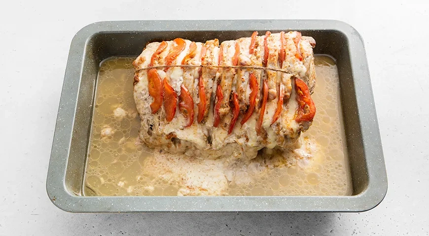 Гармошка из свинины с помидорами: шаг 7