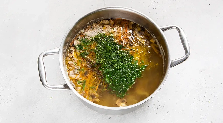 Грибной суп из шампиньонов с картофелем: шаг 7