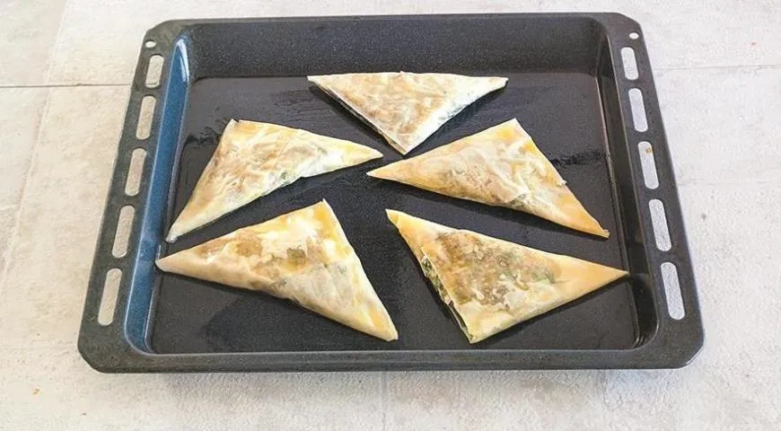 Хрустящие пирожки с мясной начинкой: шаг 7