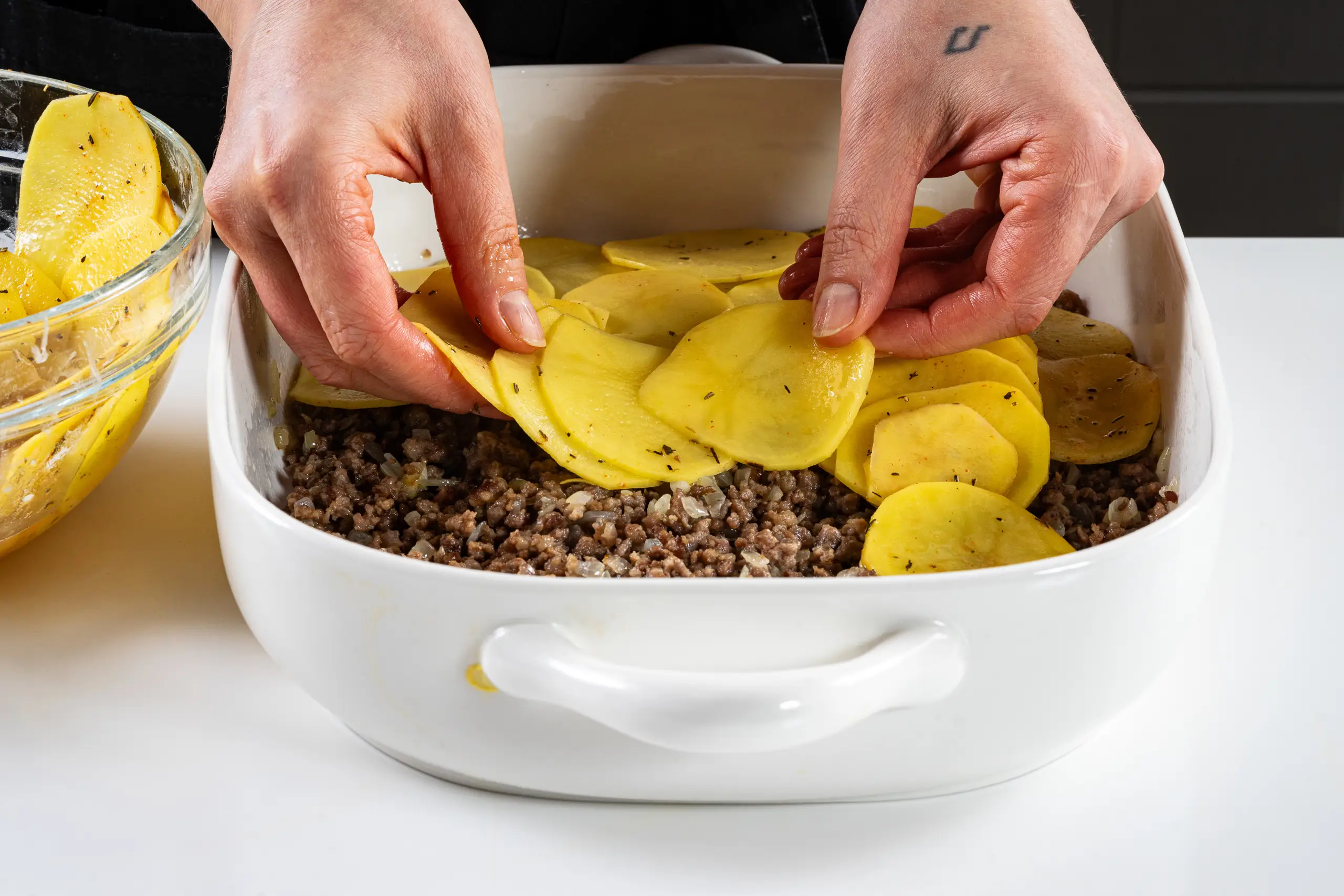 Шаг 7: Картошка с фаршем и сыром в духовке