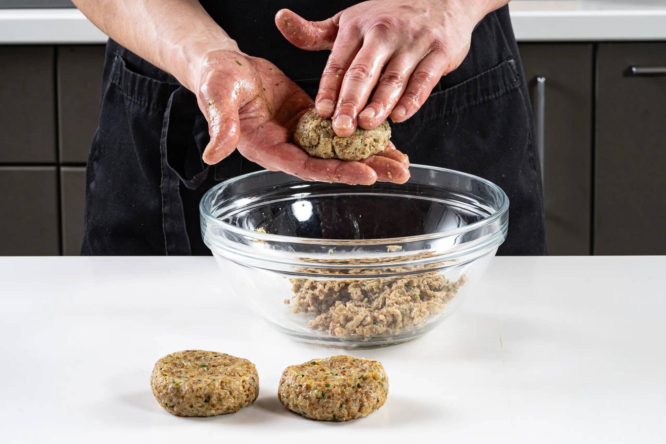 Шаг 7: Котлеты из гречки с луком и пармезаном