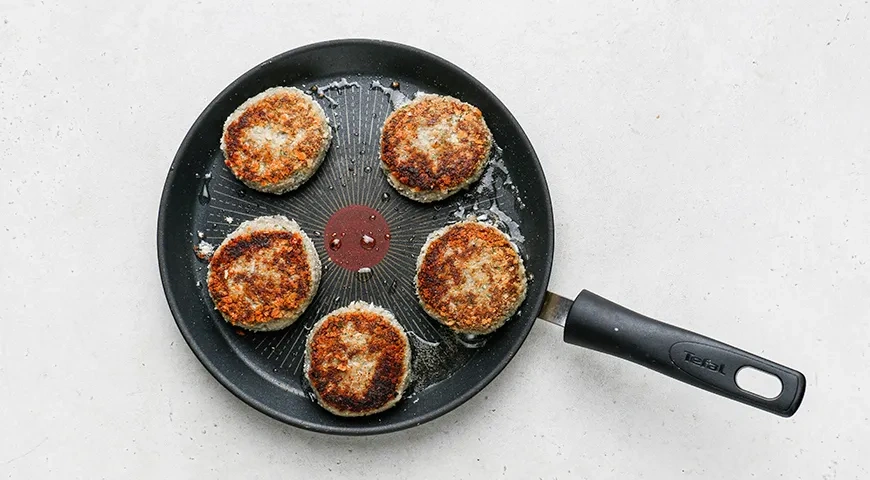 Котлеты из мойвы: шаг 7