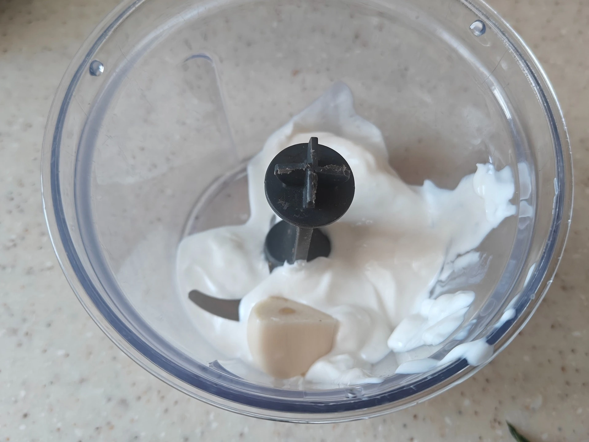 Шаг 7: Креветки гриль с чесночным соусом