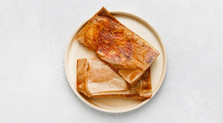 Куриное филе, жаренное в пергаменте: шаг 7