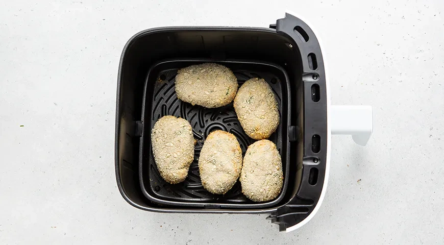 Куриные котлеты в аэрогриле: шаг 7