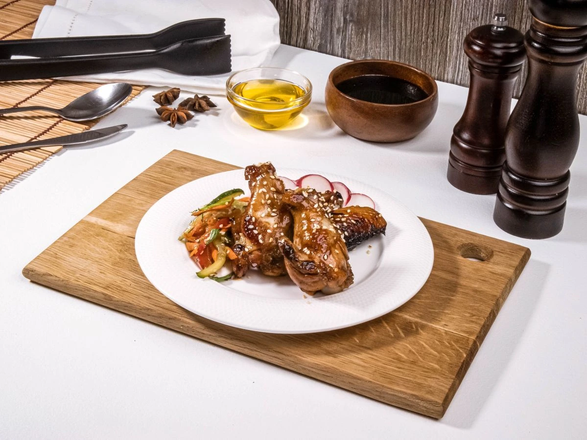 Шаг 7: Куриные крылышки в соево-медовом соусе