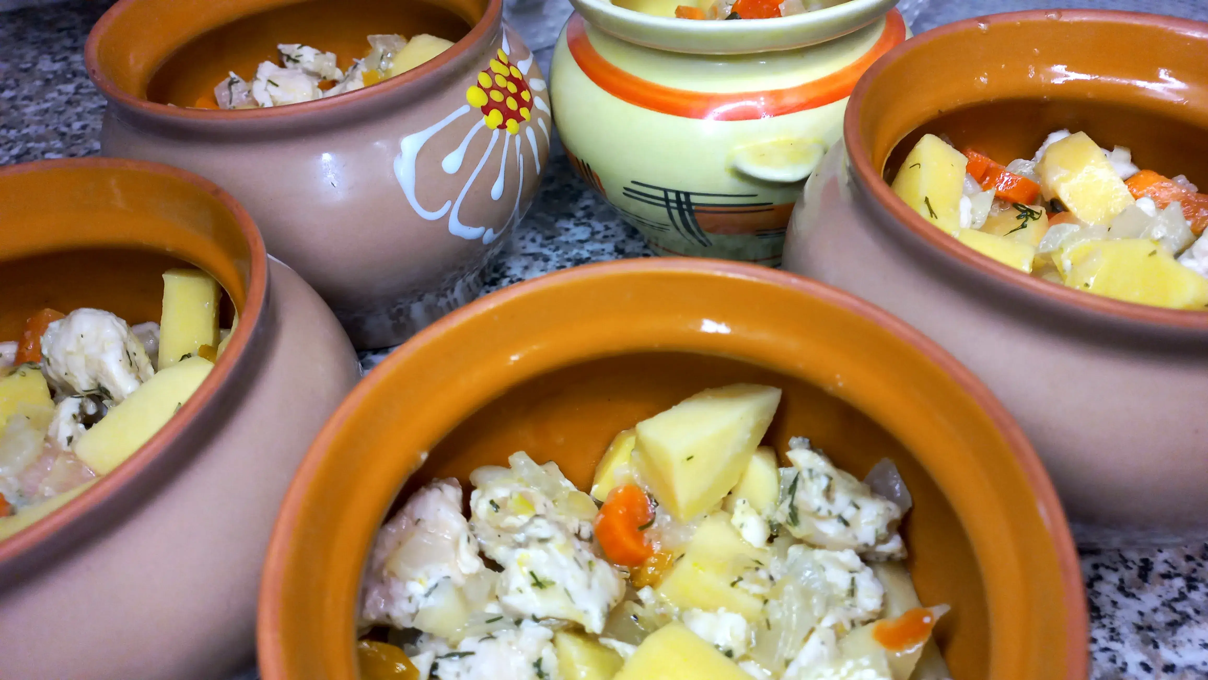 Курица с овощами в горшочке: шаг 7