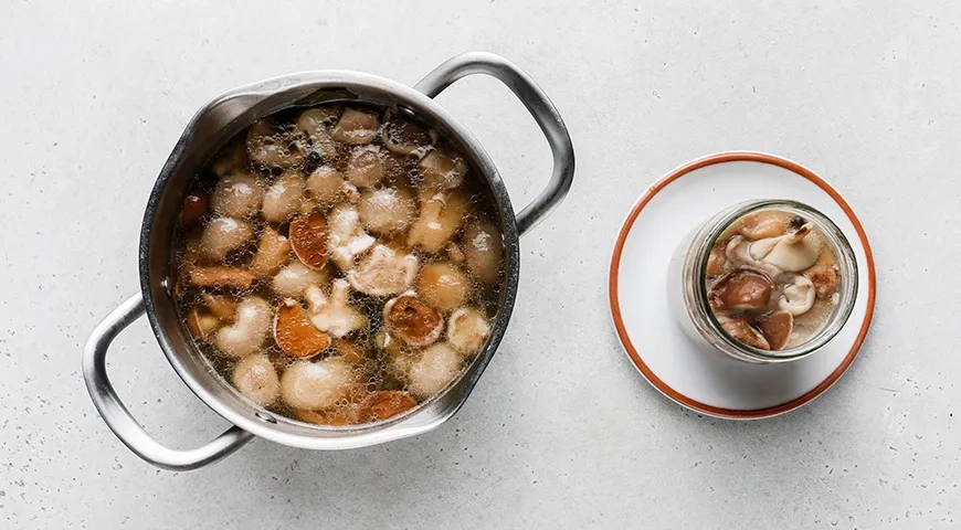 Маринованные маслята с уксусом: шаг 7