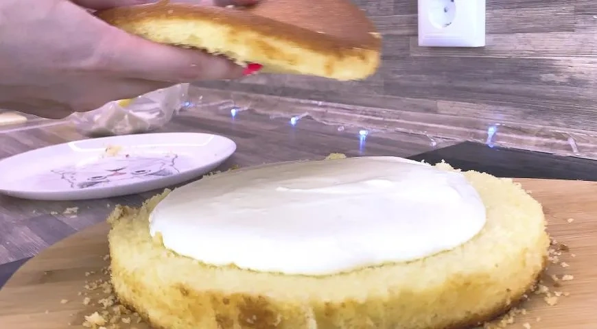 Масляный кекс со сметанной начинкой: шаг 7
