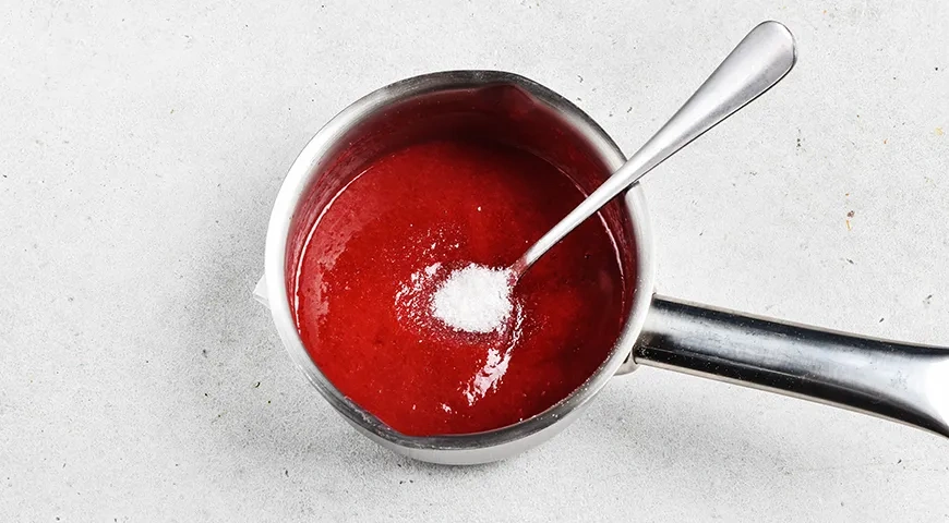 Медовик с малиной: шаг 7