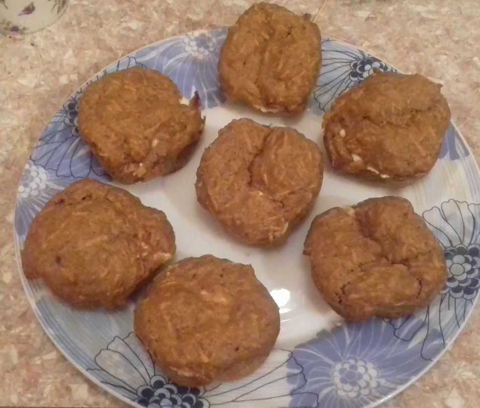 Морковные кексы с творогом и шоколадом: шаг 7