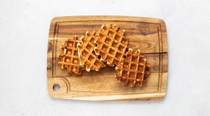 Мягкие венские вафли на молоке: шаг 7