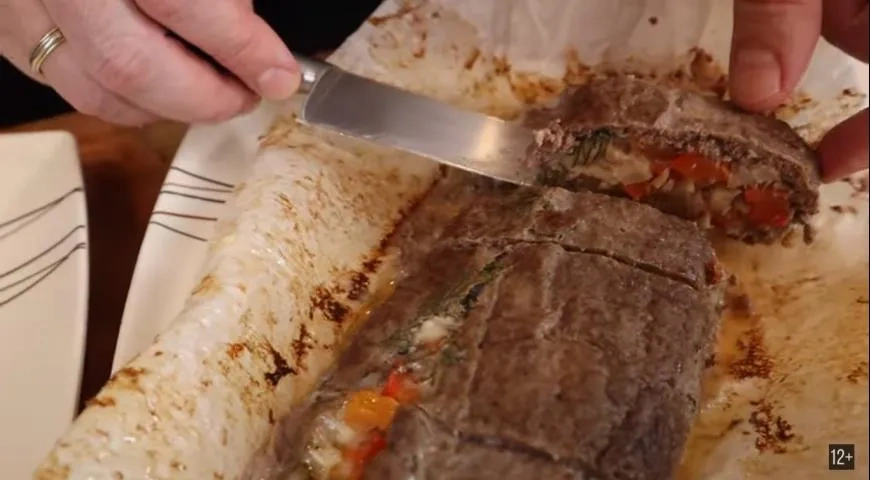 Мясной рулет с моцареллой: шаг 7