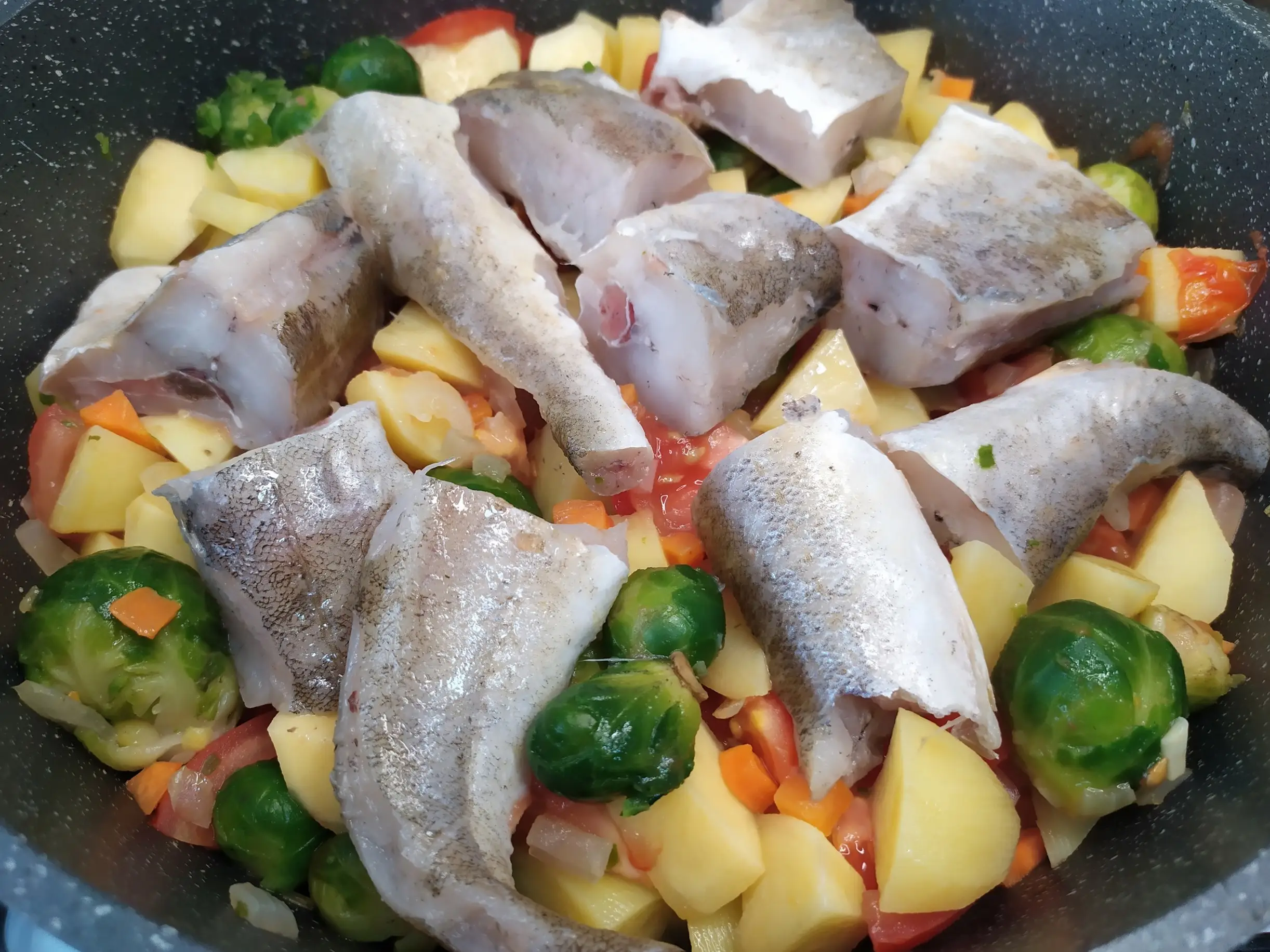 Шаг 7: Навага с картофелем и овощами