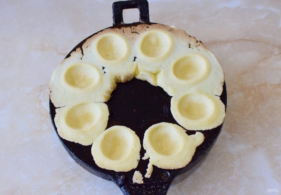 Шаг 7: Печенье орешки со сгущенкой