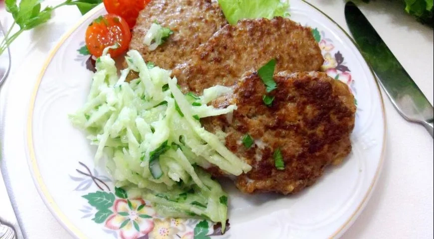 Печеночные оладьи с огуречным соусом: шаг 7