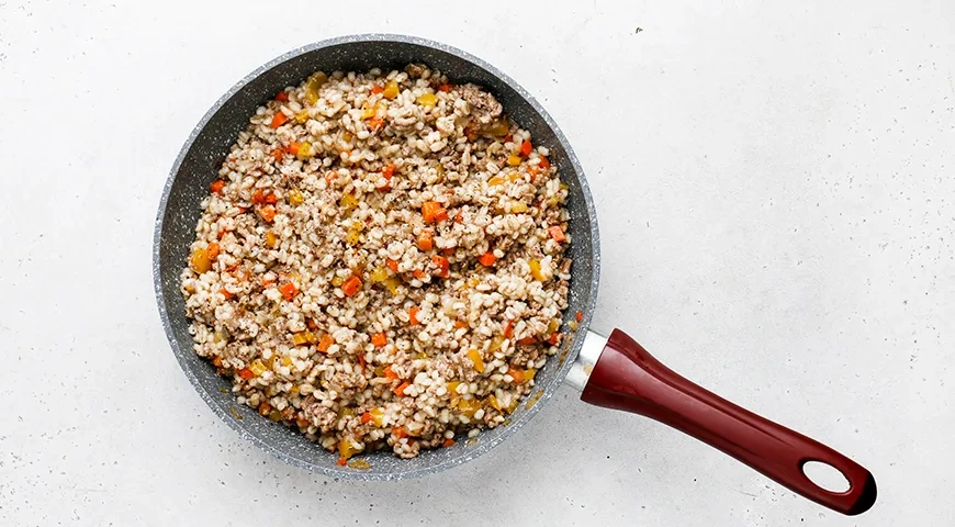 Перловка с фаршем и овощами: шаг 7
