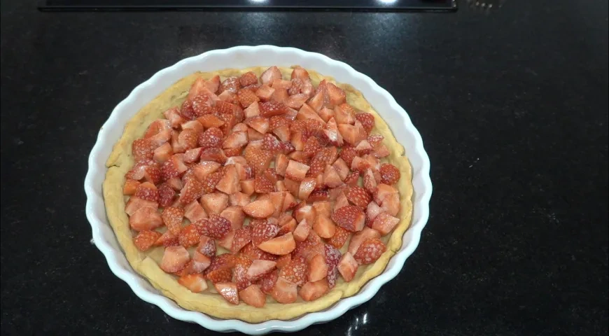 Пирог с ягодами по семейному рецепту: шаг 7