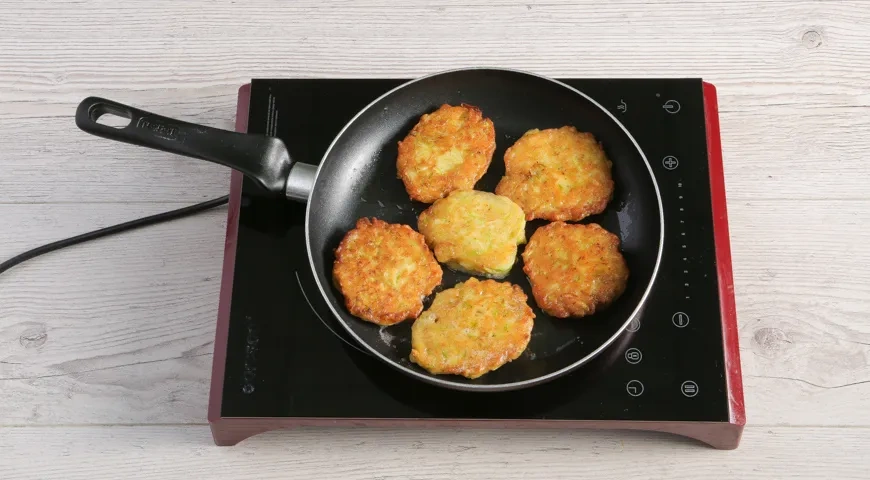 Простые оладьи из кабачков: шаг 7