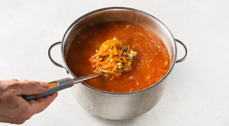 Рассольник с куриными сердечками: шаг 7