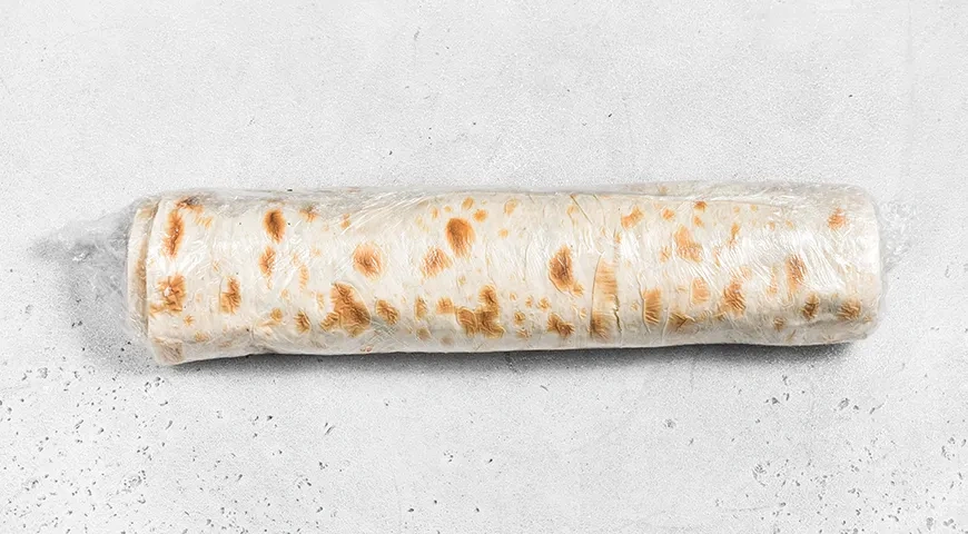 Рулет из лаваша с тунцом и яйцом: шаг 7