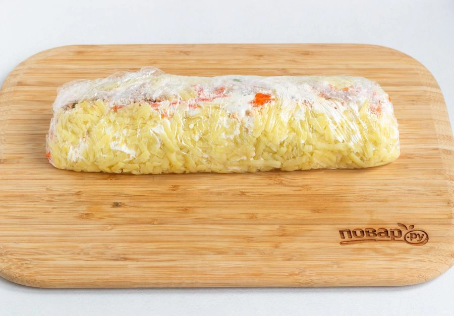 Шаг 7: Салат рулет мимоза на новый год 2026