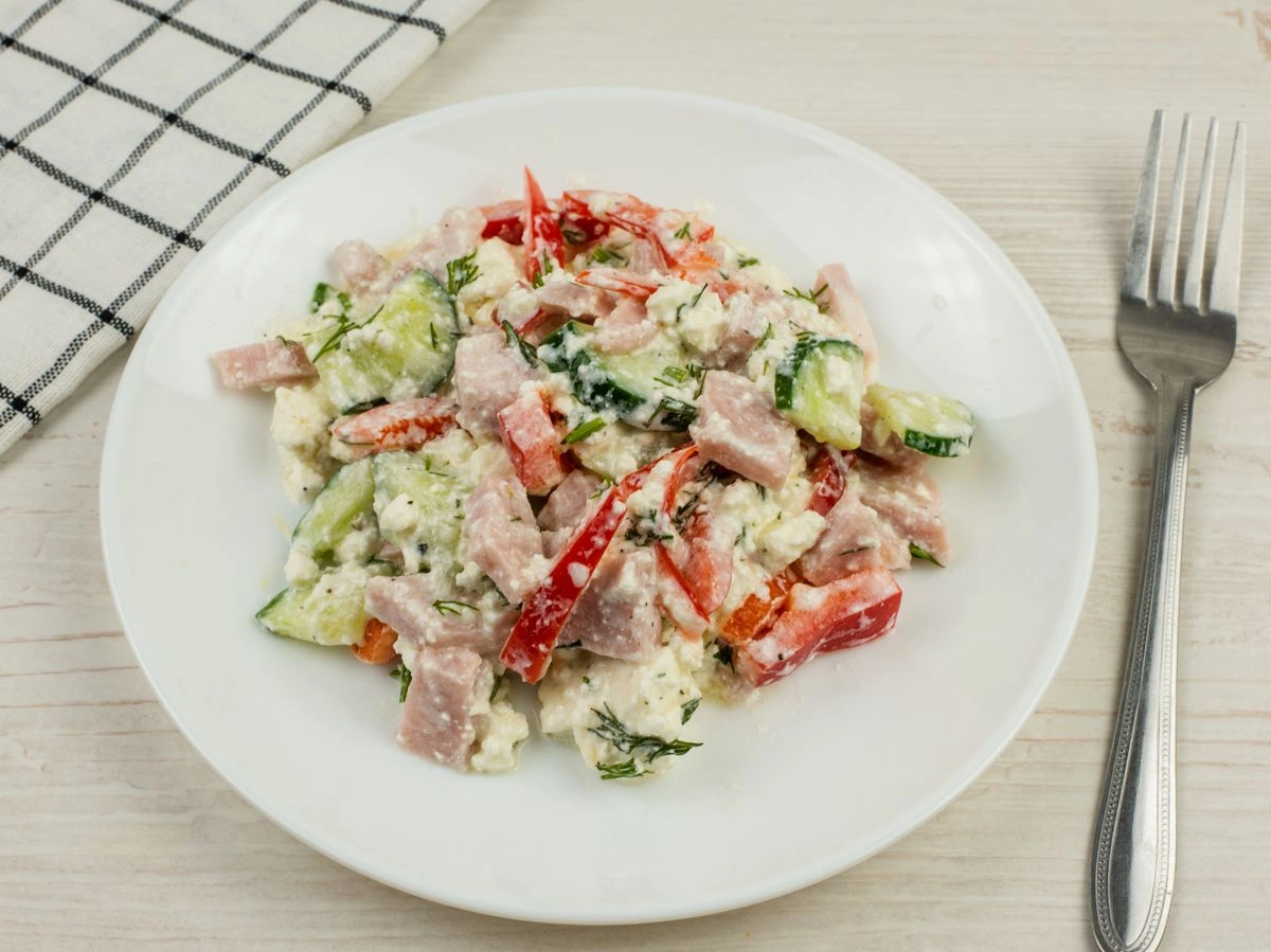 Шаг 7: Салат с ветчиной и творогом