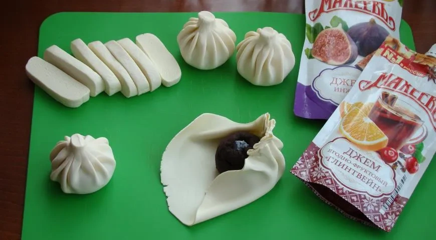 Шоколадные хинкали с джемом "Махеевъ" к 23 февраля: шаг 7