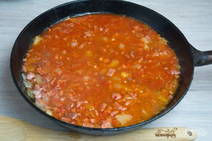 Шаг 7: Солянка с колбасой