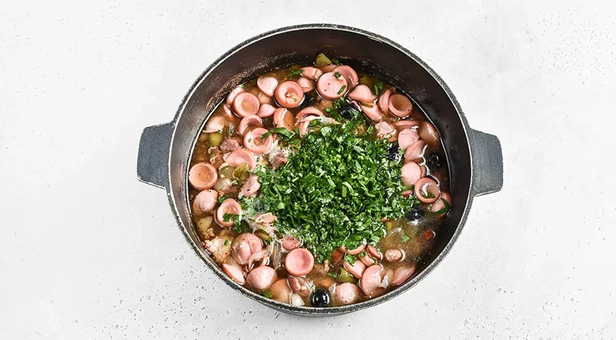 Солянка в казане: шаг 7