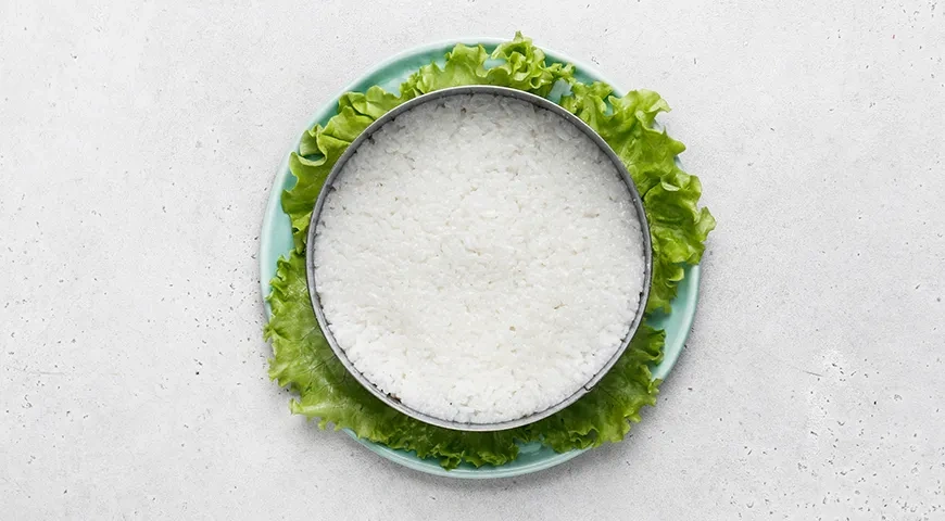 Суши-торт с крабовыми палочками: шаг 7